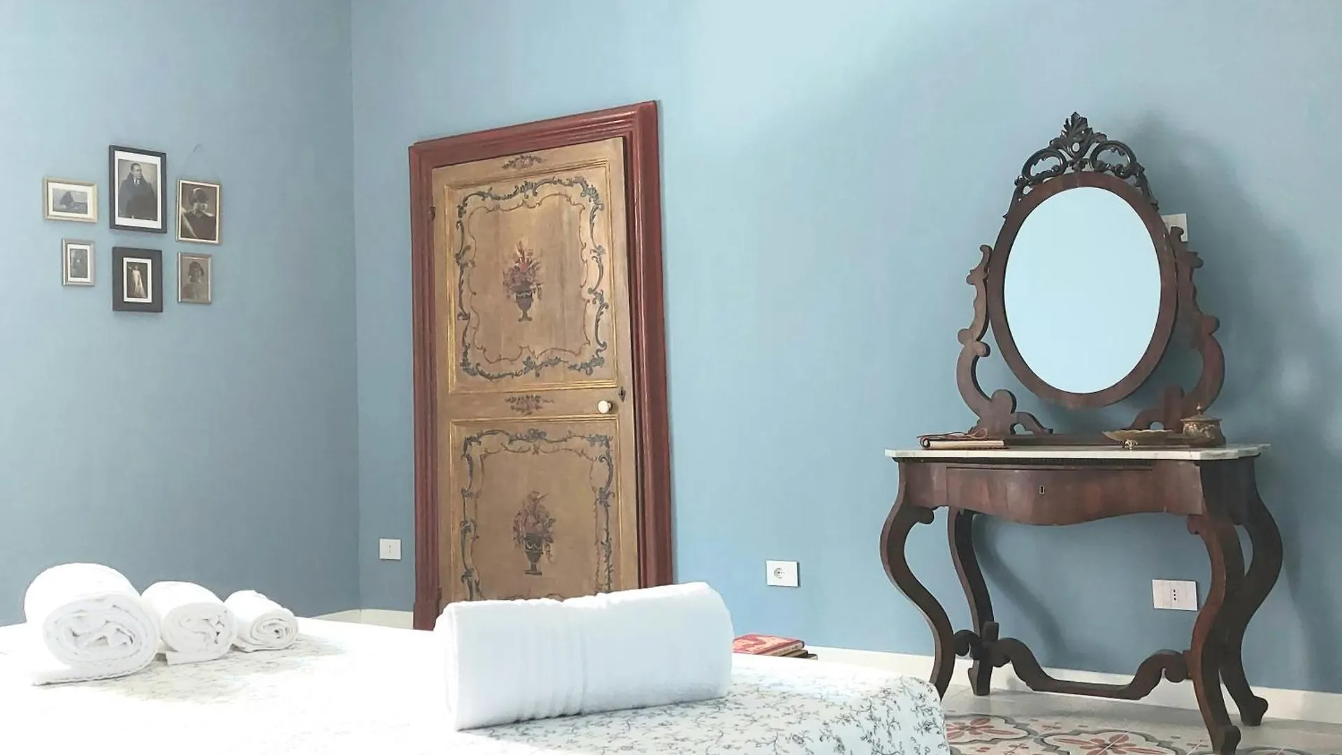 Melina Central Apartment تاورمينا إيطاليا